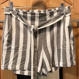 LOFT High Waist Striped Grey and White Belted Shorts Oversized Sz L